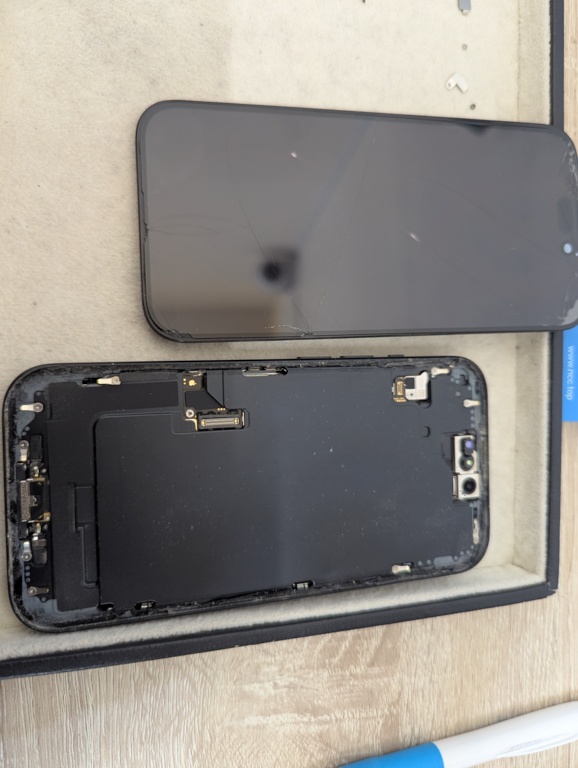 iPhone 14（アイフォンフォーティン）の液晶画面交換ならスマホ修理工房富山グリーンモール山室店へ